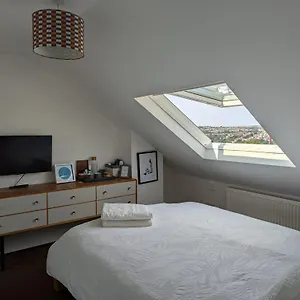 South Downs View-private Parking Homestay Brighton